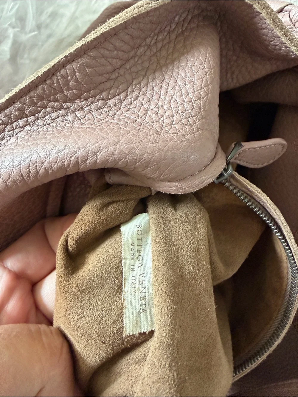 Bottega veneta Women's Leather Hobo Bag in Dusty Rose - Picture 6 of 9